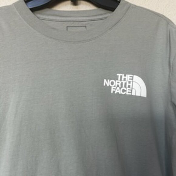 The North Face Men's Classic Fit Long Sleeve Shirt Tee Crewneck - Picture 2 of 11